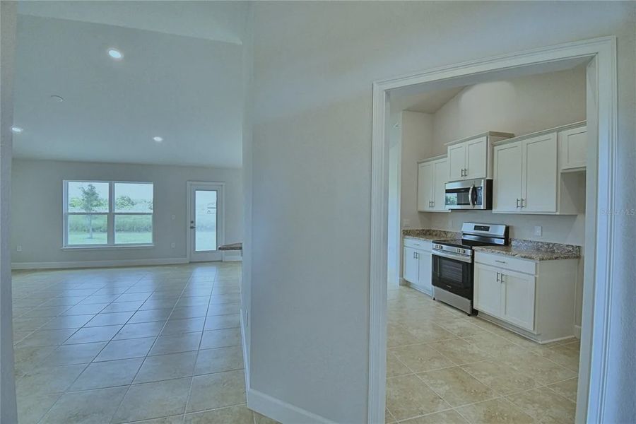 Spacious, unfurnished interior of a new home in Cadence Crossing, Auburndale (Image 15).