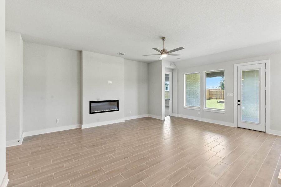 Representative unfurnished interior of a home built from the Aspen by Chesmar Homes in Alsatian Oaks, Castroville (Image 7).