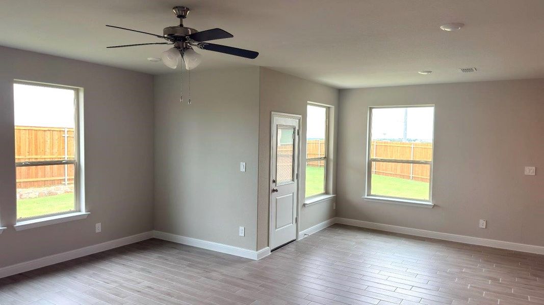 Spacious, unfurnished interior of a new home in Bluestem, Rhome (Image 20). Spacious, unfurnished interior of a new home in Bluestem, Rhome (Image 20).