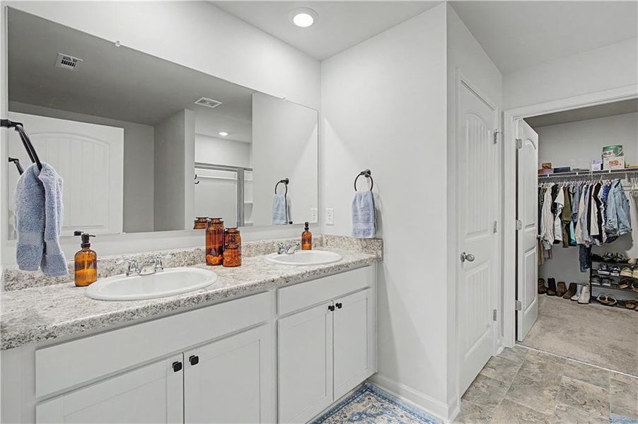 Furnished interior view inside a new home in Oakwood, Dallas (Image 20).