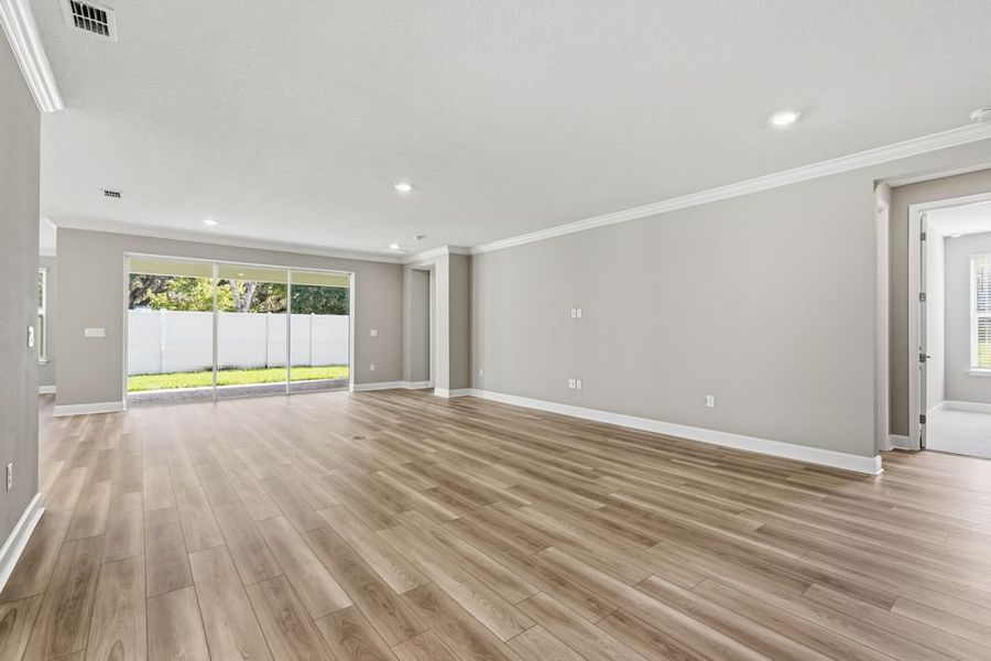 Spacious, unfurnished interior of a new home in Headwaters at Lofton Creek, Yulee (Image 14).