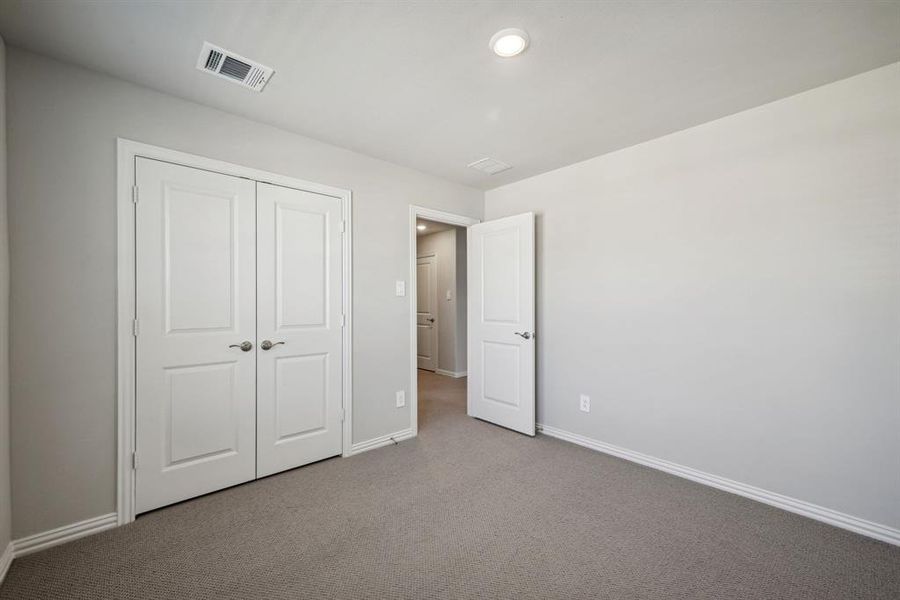 Photo is not of the actual home, but is an inspirational photo of builder’s model home and may depict options, furnishings, and/or decorator features that are not included. Photo is not of the actual home, but is an inspirational photo of builder’s model home and may depict options, furnishings, and/or decorator features that are not included.