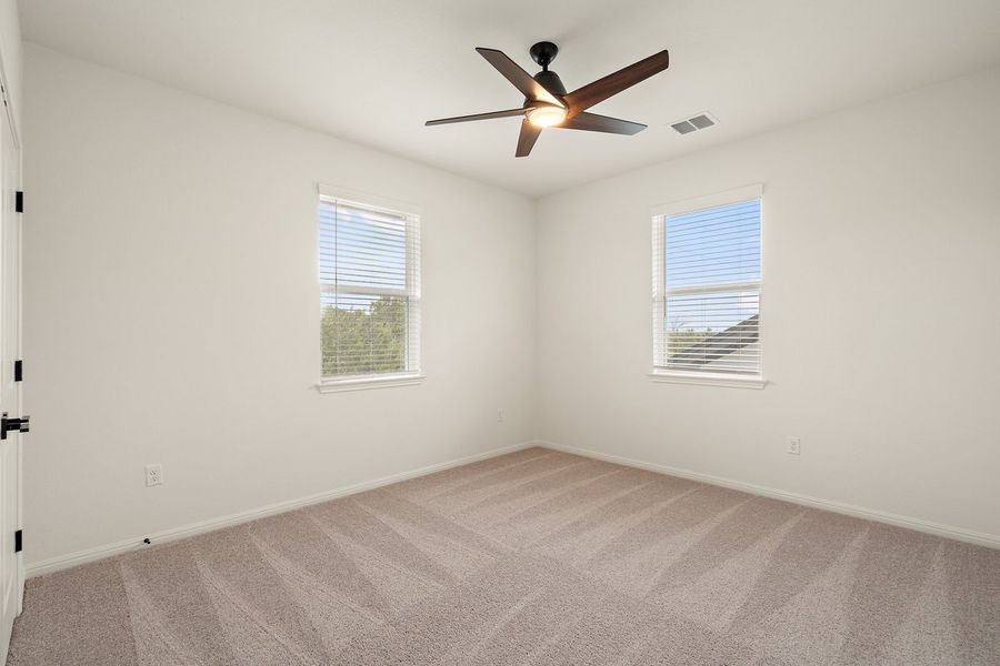 Spacious, unfurnished interior of a new home in Foxfield, Austin (Image 12).