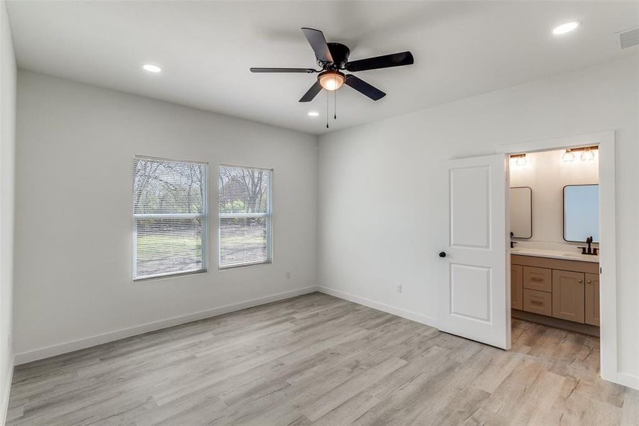 Spacious, unfurnished interior of a new home in , Dallas (Image 23).
