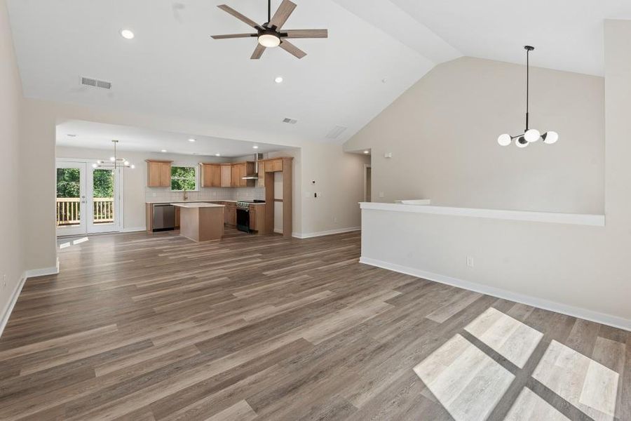 Spacious, unfurnished interior of a new home in , Gainesville (Image 38).