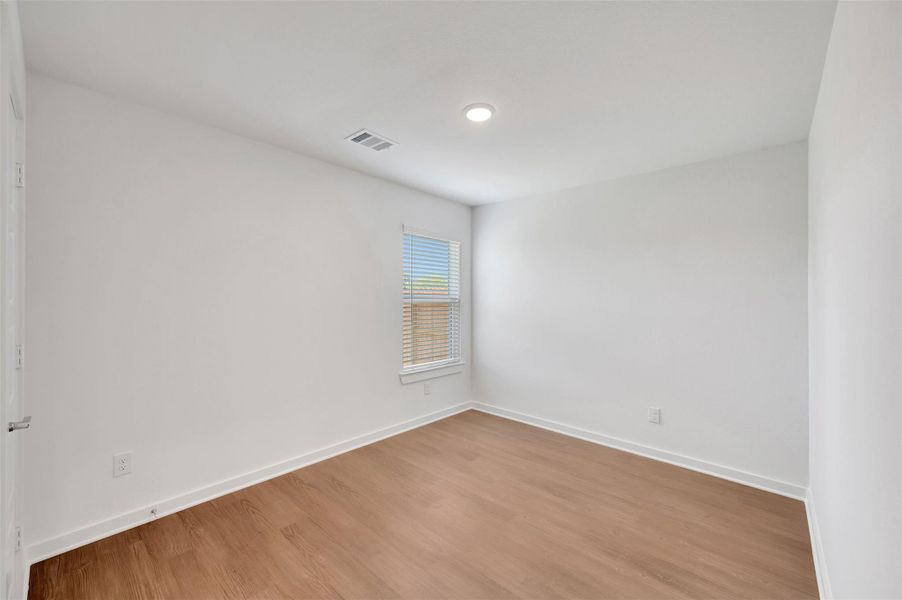 Spacious, unfurnished interior of a new home in Summerview, Fulshear (Image 19).