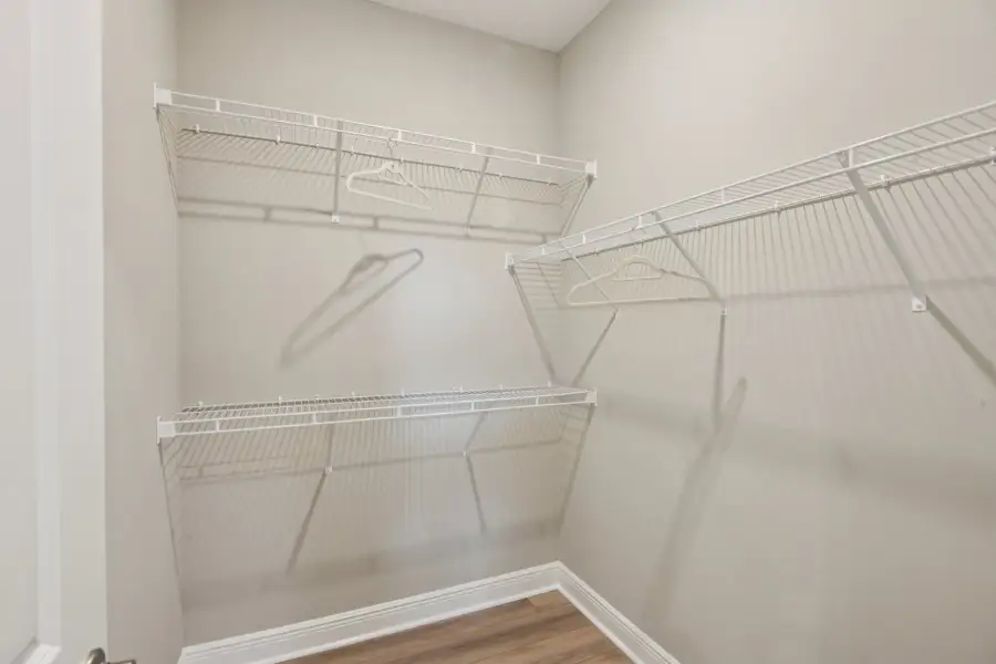 Spacious, unfurnished interior of a new home in Sugarmill Woods, Homosassa (Image 19).