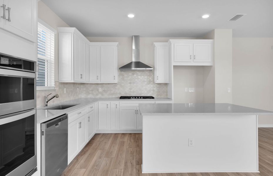 Furnished interior view inside a new home in Murray Farms, Middleburg (Image 12).