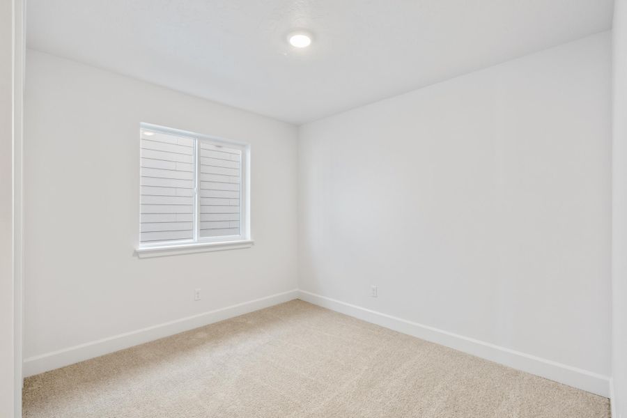 Spacious, unfurnished interior of a new home in Feather Ridge, Redmond (Image 20).