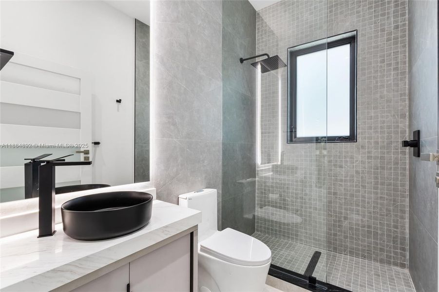 Image 35 of a home in .