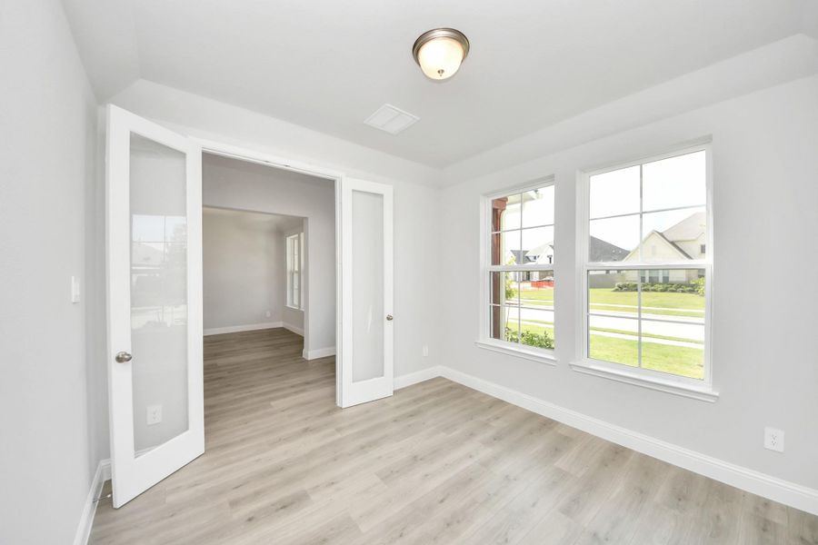 Spacious, unfurnished interior of a new home in ARTAVIA: Hilltop Collection, Conroe (Image 29). Spacious, unfurnished interior of a new home in ARTAVIA: Hilltop Collection, Conroe (Image 29).