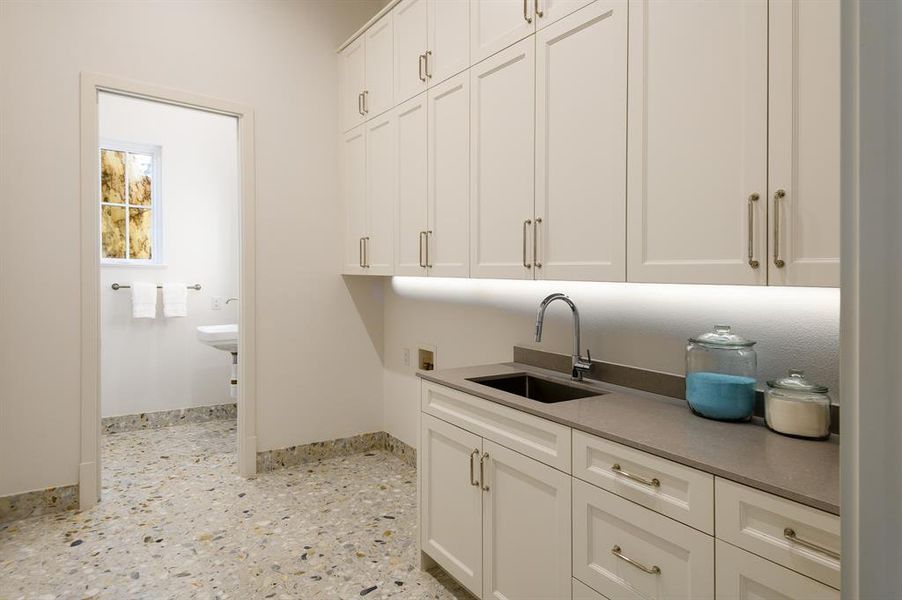 Furnished interior view inside a new home in , Dallas (Image 9).