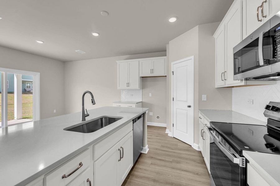 Furnished interior view inside a new home in , Ravenel (Image 8).