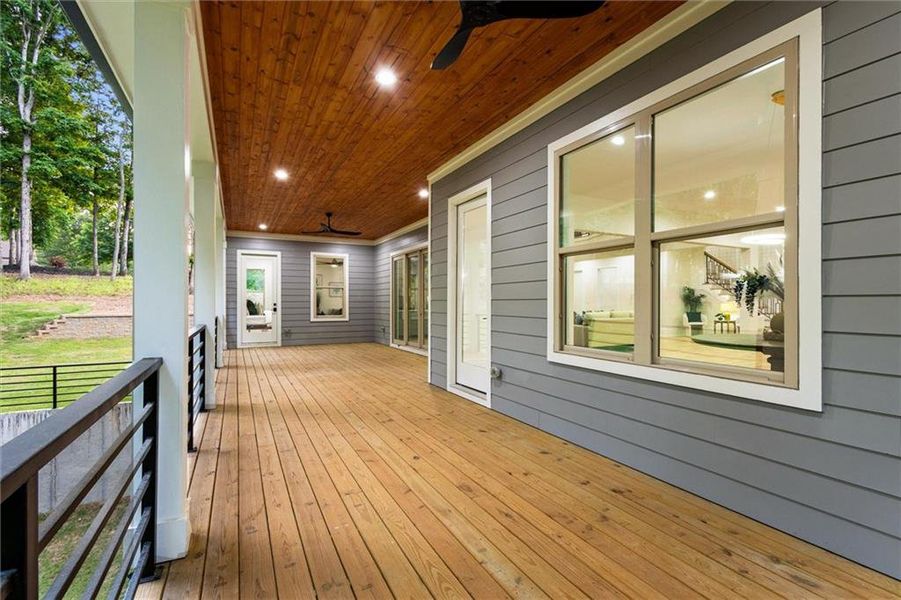 Exterior details and patio area of a home in , Gainesville (Image 34).