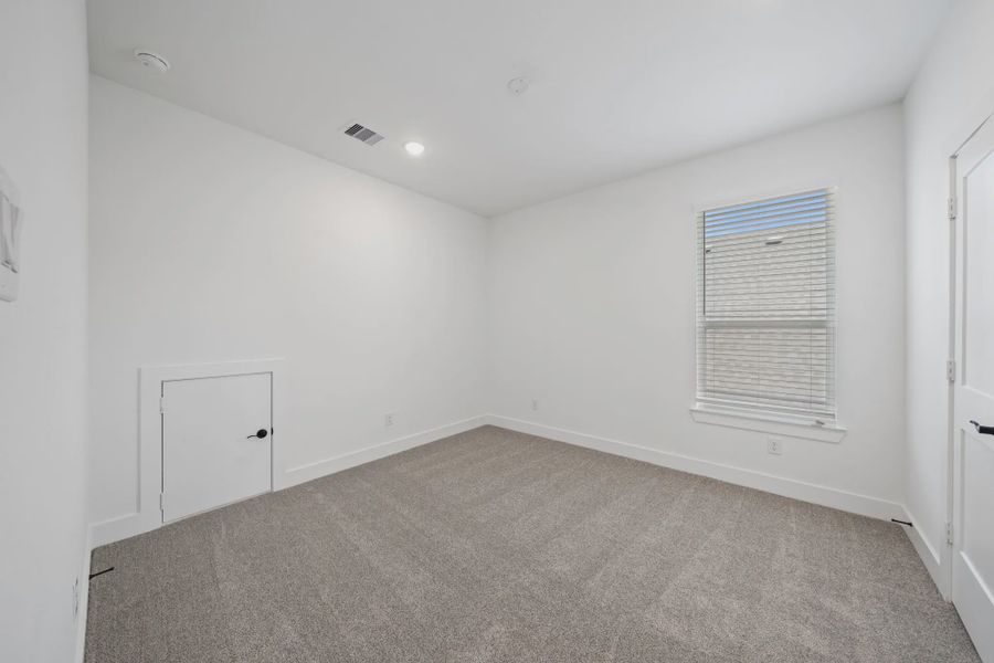 Representative unfurnished interior of a home built from the Waterloo by Chesmar Homes in Lakes of Cane Island, Katy (Image 26). Representative unfurnished interior of a home built from the Waterloo by Chesmar Homes in Lakes of Cane Island, Katy (Image 26).