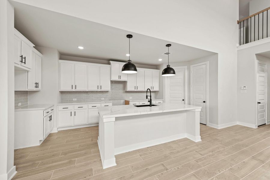 Representative image. Features, selections and colors may vary.