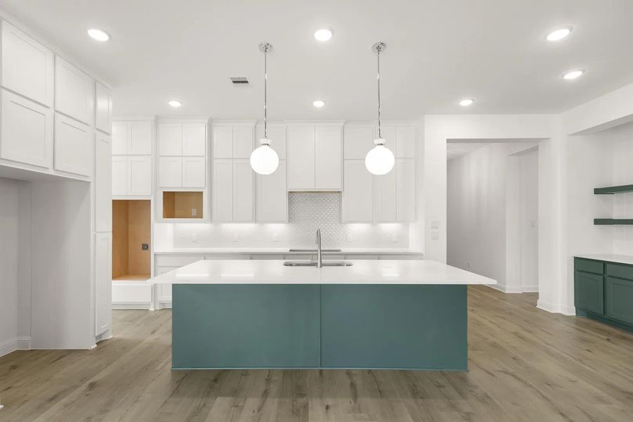 Brynlee II G Kitchen