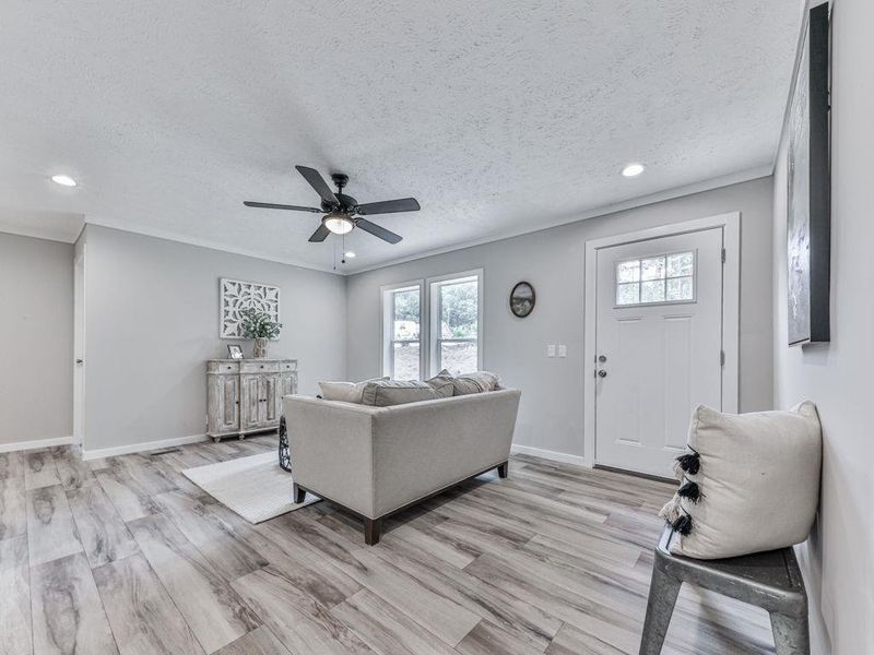 Furnished interior view inside a new home in , Jasper (Image 5).