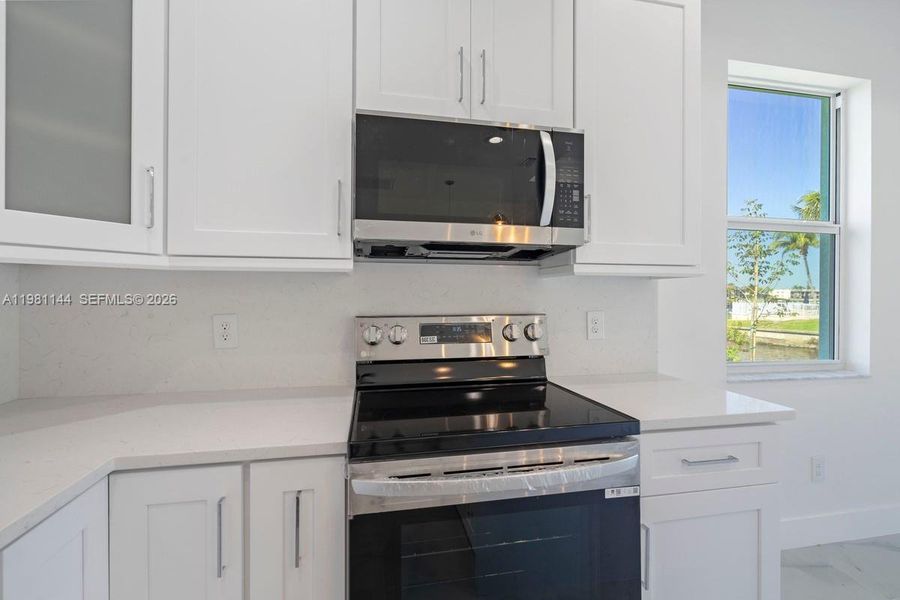 Furnished interior view inside a new home in , Cape Coral (Image 15).