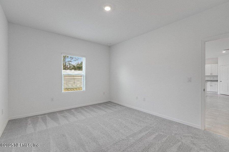 Spacious, unfurnished interior of a new home in Coopers Meadow, Jacksonville (Image 14).