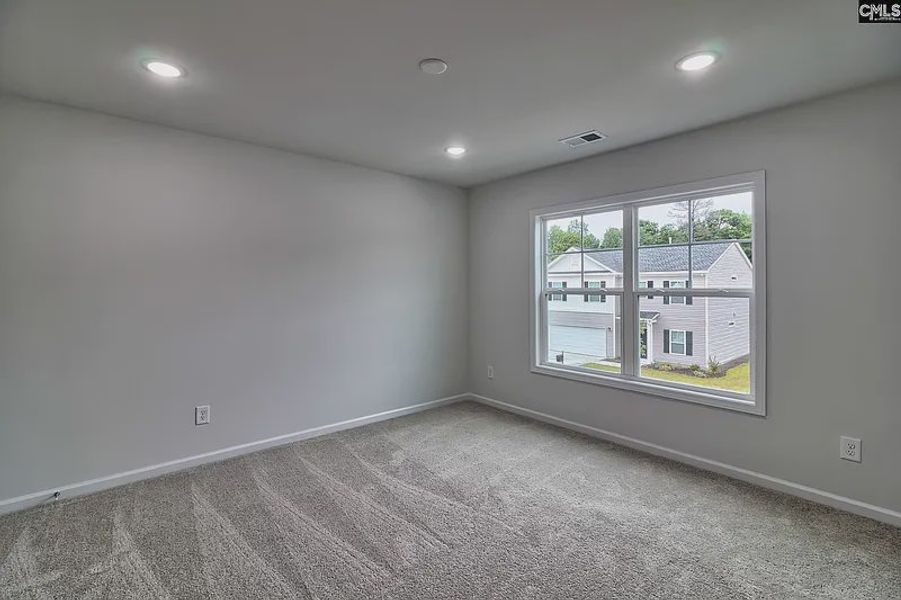 Spacious, unfurnished interior of a new home in Emanuel Creek, West Columbia (Image 30).