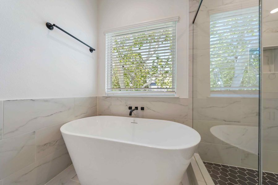 Representative furnished interior of a home built from the Warwick by Sandcastle Homes in Sunset Heights, Houston (Image 18). Representative furnished interior of a home built from the Warwick by Sandcastle Homes in Sunset Heights, Houston (Image 18).