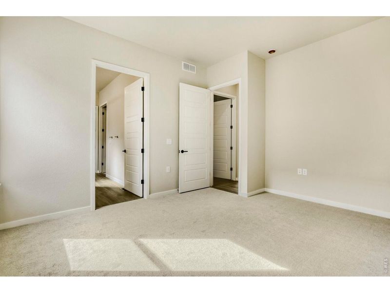 Spacious, unfurnished interior of a new home in , Fort Collins (Image 42).