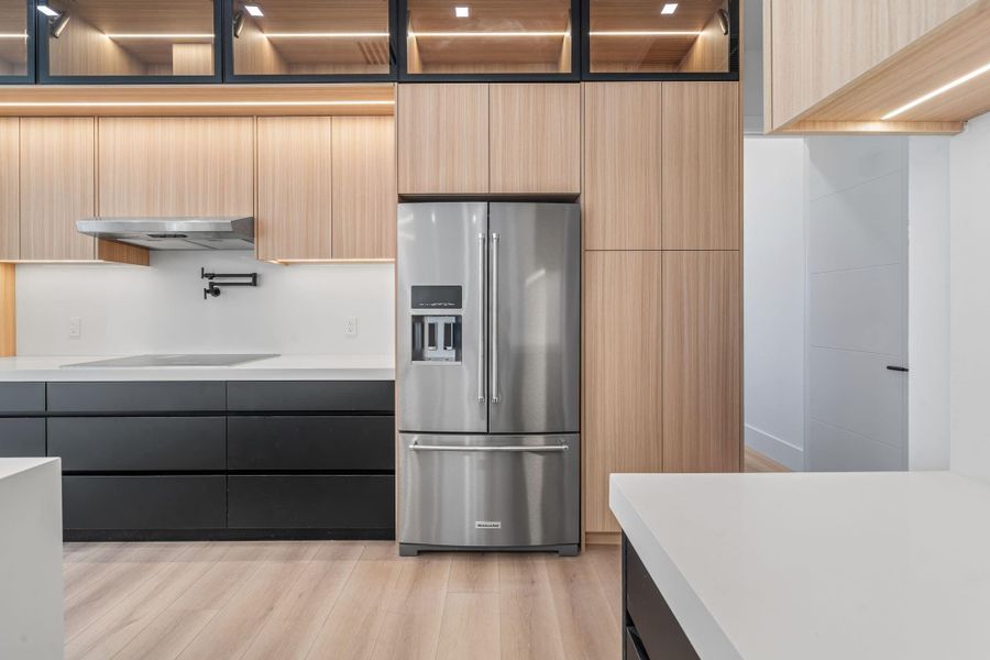 Close-up of interior finishes inside a home in , Loxahatchee (Image 13).