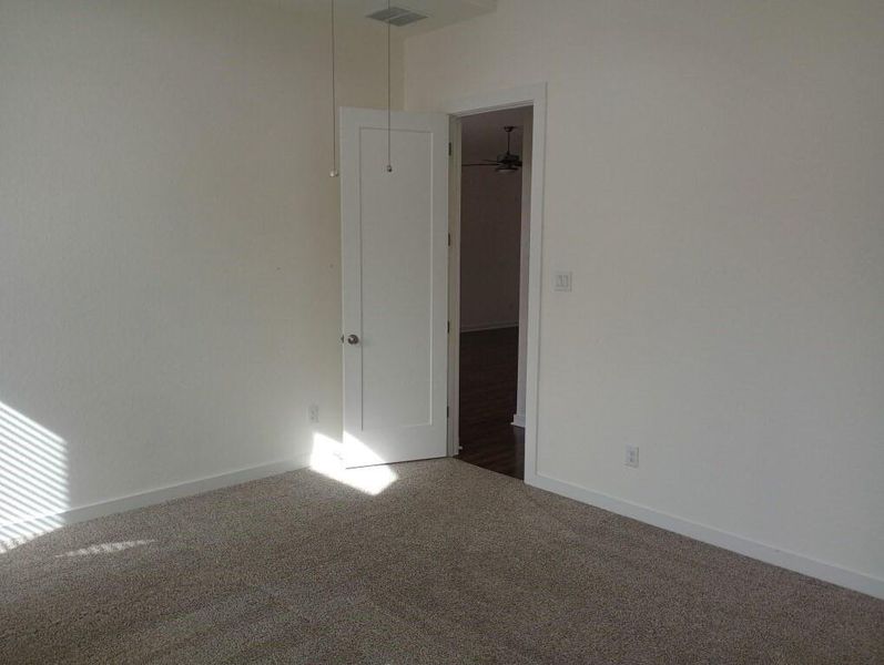 Spacious, unfurnished interior of a new home in Highcrest Meadow West, Georgetown (Image 17).