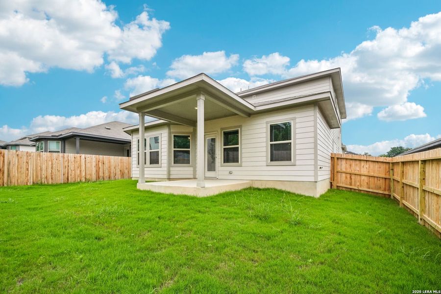 Exterior details and patio area of a home in Royal Crest, San Antonio (Image 4).