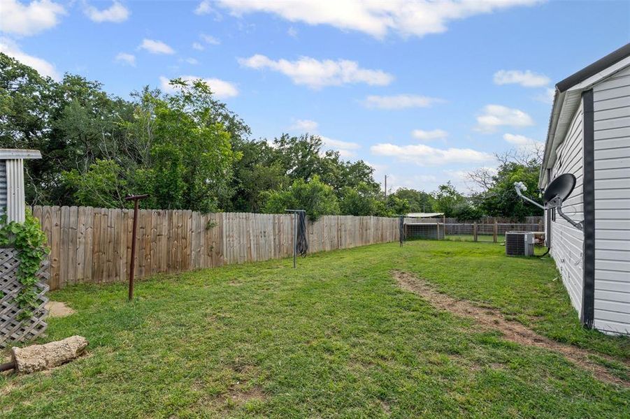 Front exterior of a new home in , Weatherford, TX, highlighting curb appeal (Image 27). Front exterior of a new home in , Weatherford, TX, highlighting curb appeal (Image 27).