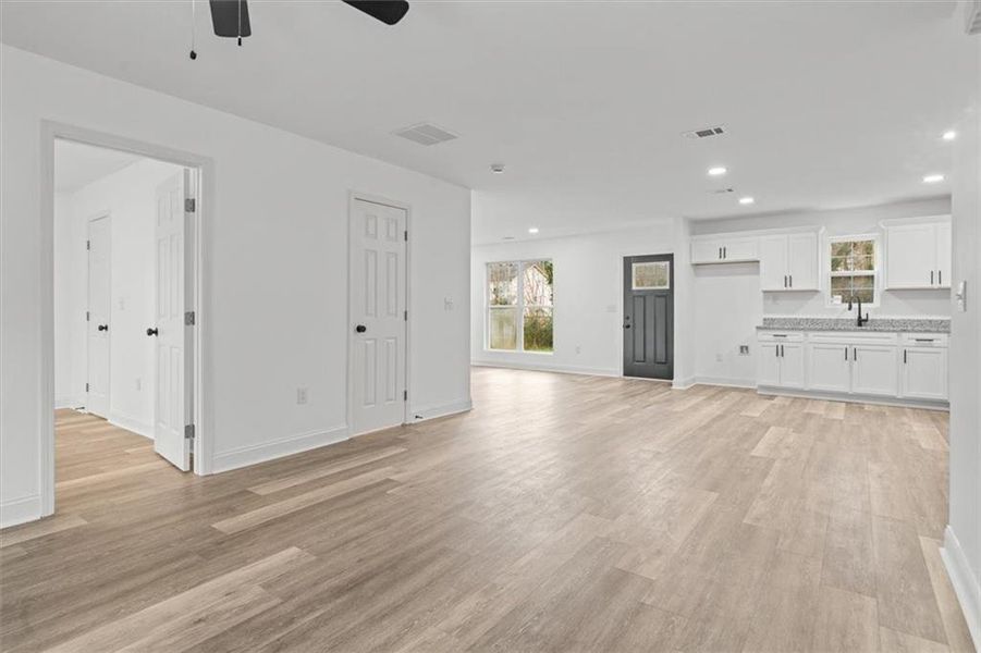 Spacious, unfurnished interior of a new home in , Calhoun (Image 16).
