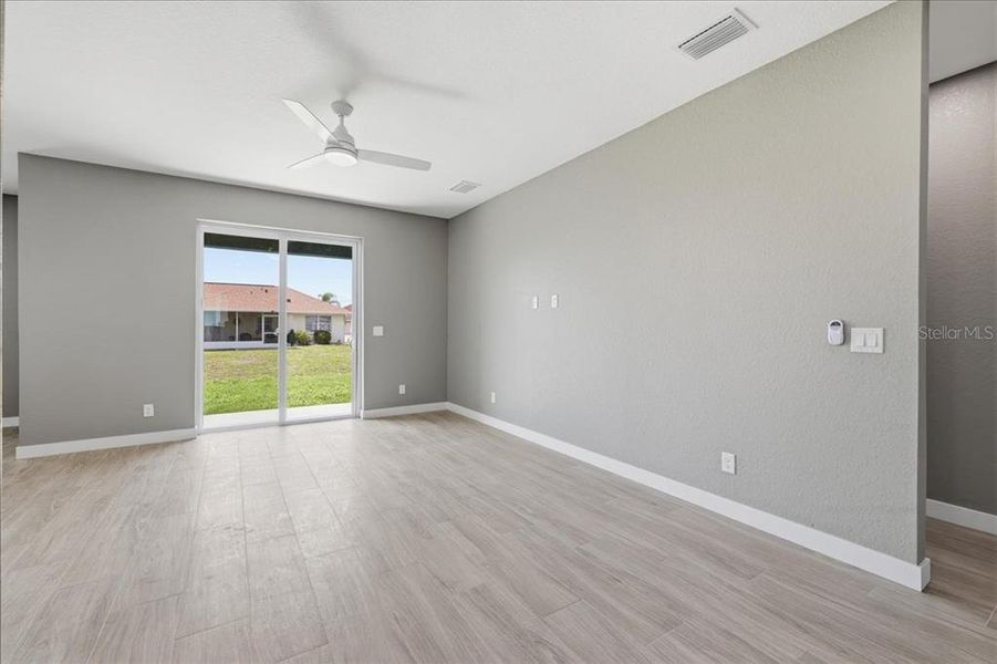 Spacious, unfurnished interior of a new home in , North Port (Image 36).