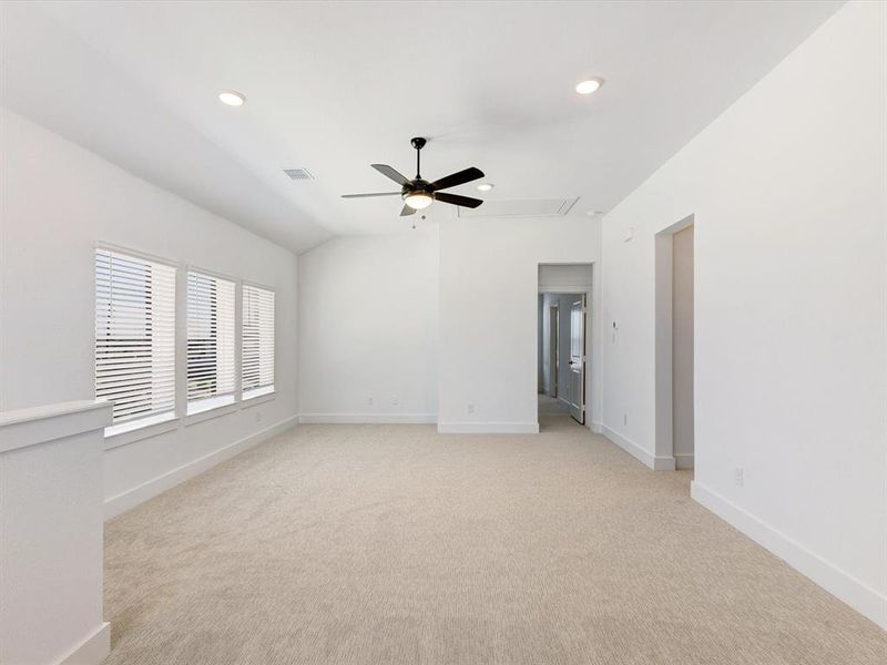 Spacious, unfurnished interior of a new home in Royal Court, Little Elm (Image 29). Spacious, unfurnished interior of a new home in Royal Court, Little Elm (Image 29).