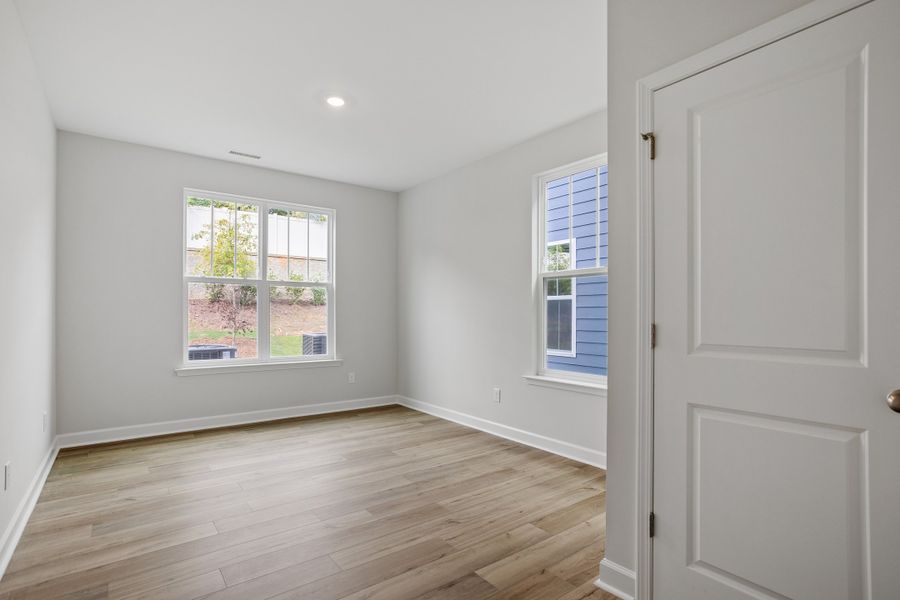 Spacious, unfurnished interior of a new home in Georgias Landing, Raleigh (Image 25).