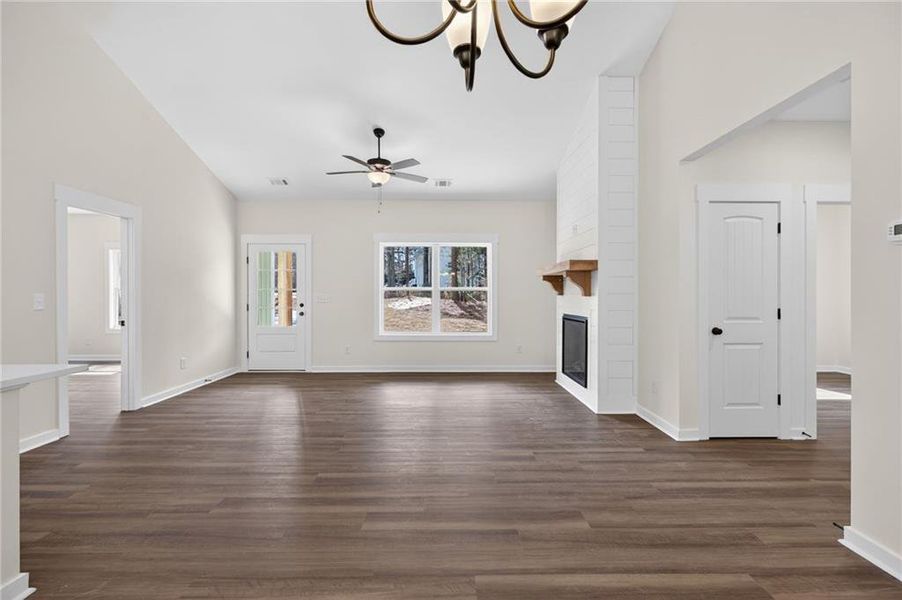 Spacious, unfurnished interior of a new home in , Cedartown (Image 20).