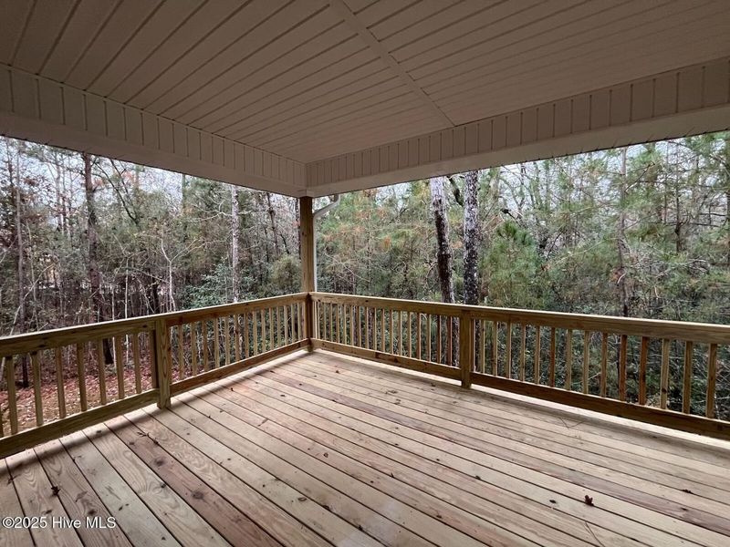 Exterior details and patio area of a home in Palmetto Creek, Bolivia (Image 3).