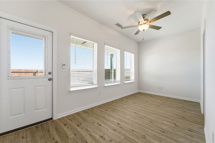 Spacious, unfurnished interior of a new home in Pebblebrook, Sherman (Image 23).