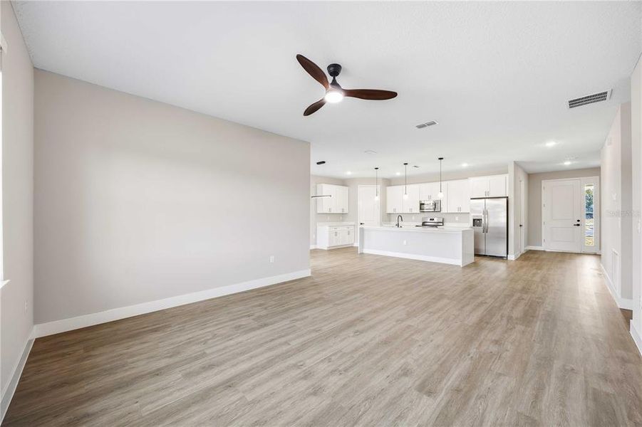 Spacious, unfurnished interior of a new home in , Winter Haven (Image 22).