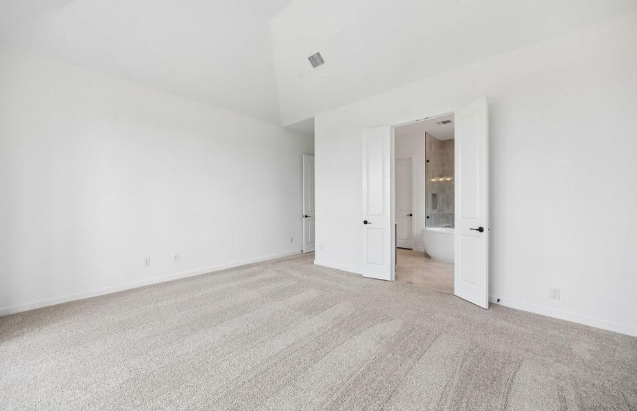 Spacious, unfurnished interior of a new home in Katy Court, Katy (Image 27).