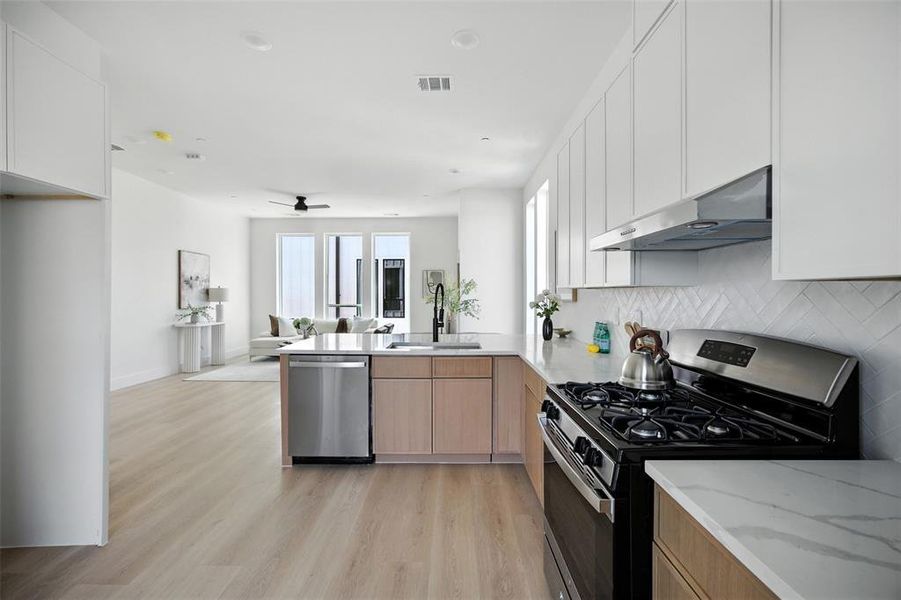 Furnished interior view inside a new home in , Dallas (Image 12).