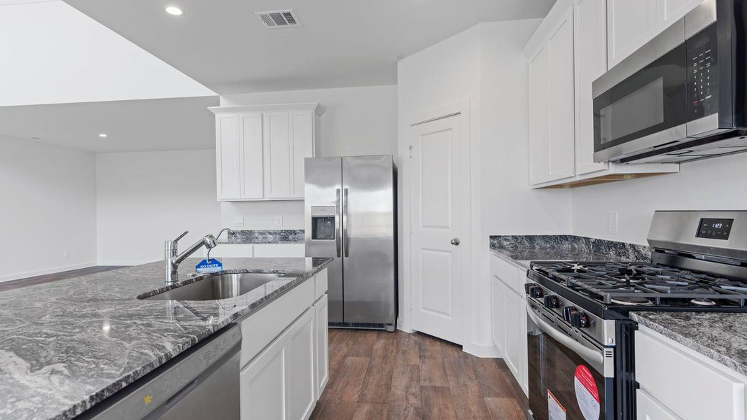 Furnished interior view inside a new home in Evergreen, Rosenberg (Image 7).