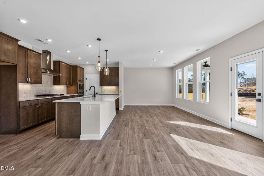 015-1920x1080-kitchen-dining