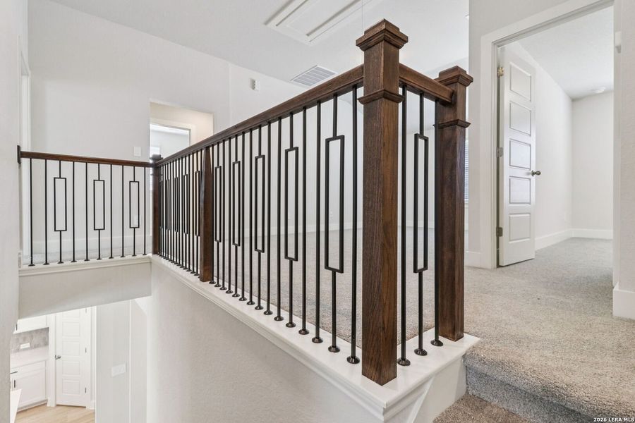 Spacious, unfurnished interior of a new home in Thomas Pond, San Antonio (Image 45).