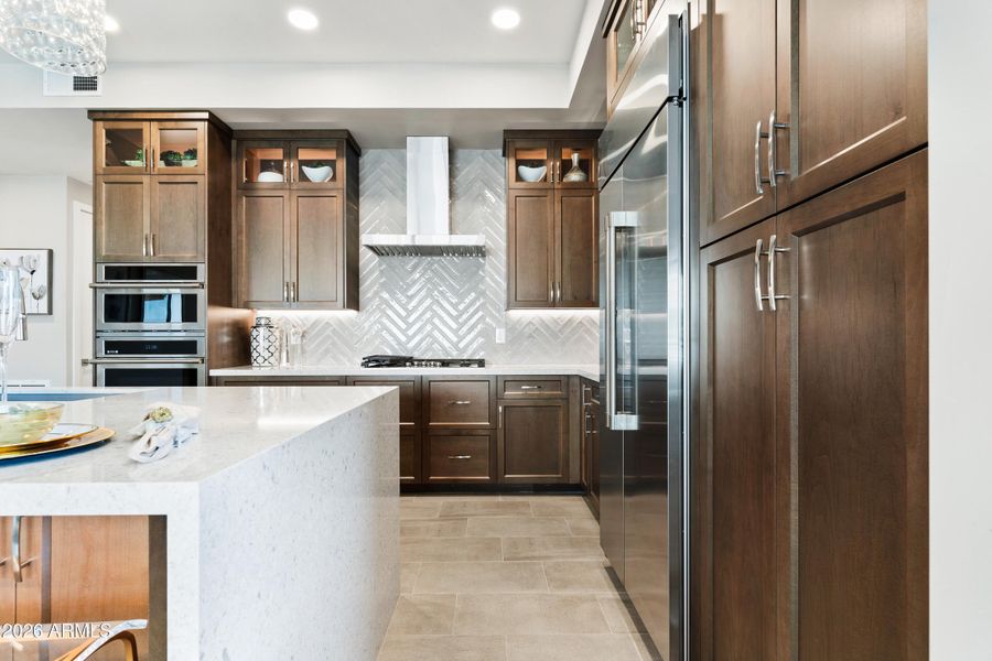 TheLuxeValentino5mb-00516