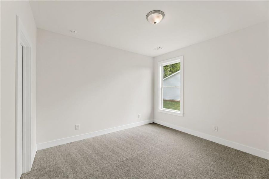Spacious, unfurnished interior of a new home in Bay Creek Overlook, Loganville (Image 23).