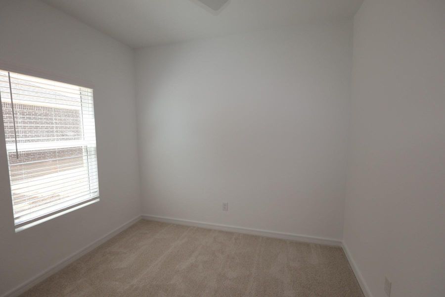 Spacious, unfurnished interior of a new home in Aspire at Ashland, Angleton (Image 13).