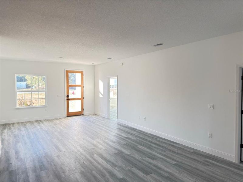 Spacious, unfurnished interior of a new home in , Ocala (Image 34).