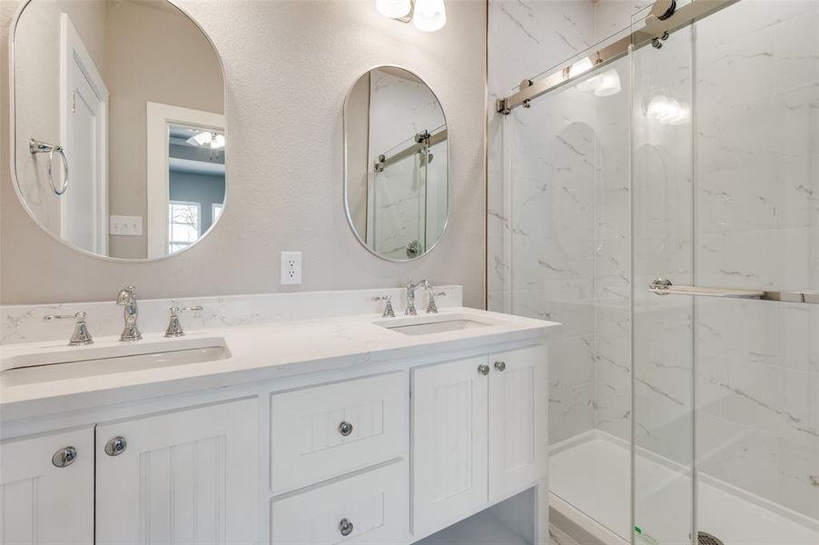 Furnished interior view inside a new home in , Lake Dallas (Image 13).