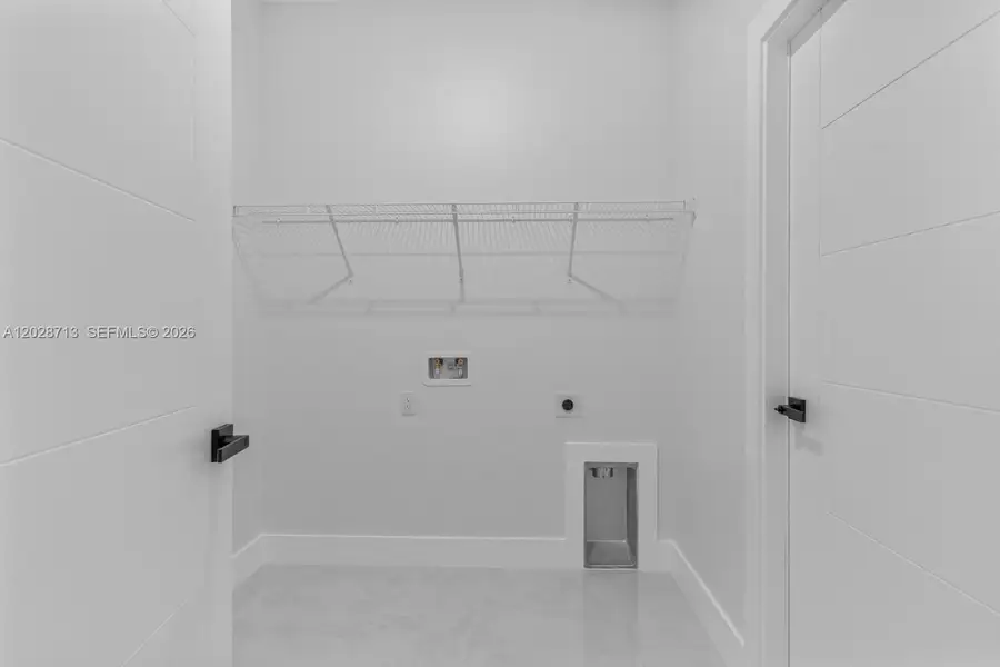 Spacious, unfurnished interior of a new home in , Tampa (Image 28).